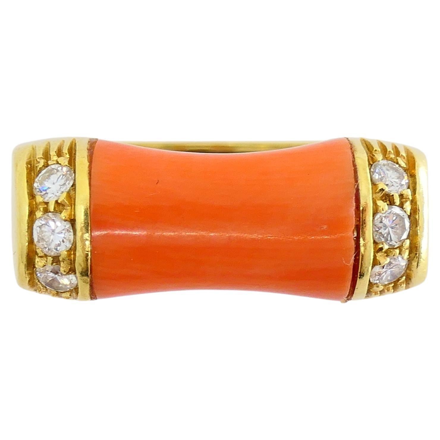 Taille ronde Van Cleef & Arpels Bague corail diamant or 18 carats en vente