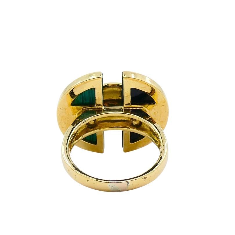 Van Cleef & Arpels Ring Malachite Onyx 18k Gold In Excellent Condition In Beverly Hills, CA