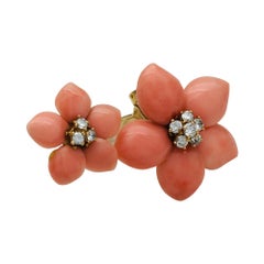 Van Cleef & Arpels Ring "Rose de Noel" Collection