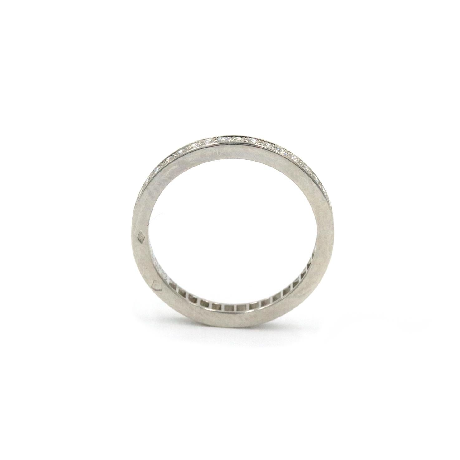 Van Cleef & Arpels Romance Diamant-Hochzeitsring aus Platin mit Box und Papieren im Zustand „Hervorragend“ in Naples, FL
