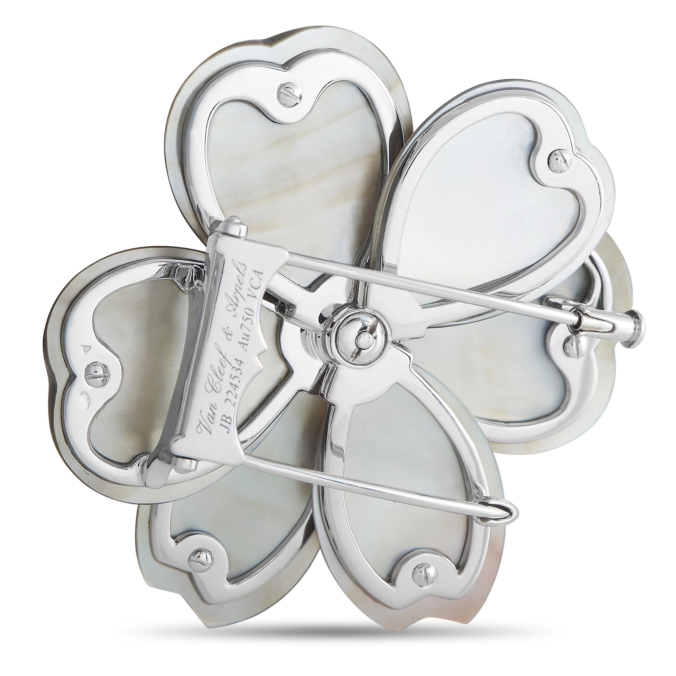 This elegant brooch from the Rose de Noel collection from Van Cleef & Arpels will continually take your breath away. The striking 18K white gold floral motif comes to life thanks to captivating black Mother of Pearl petals and 1.54 carats of