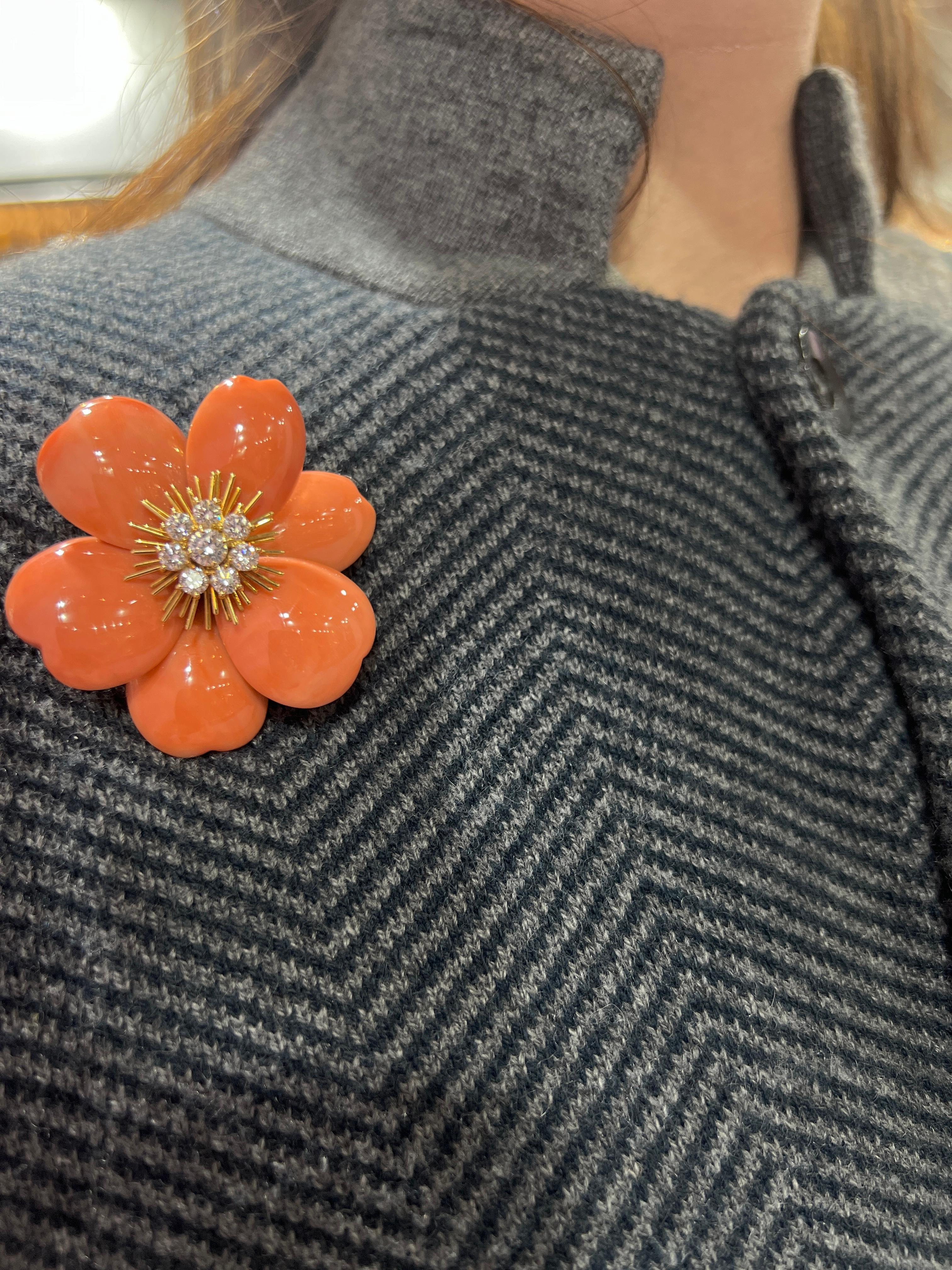 Van Cleef & Arpels 'Rose de Noel' Clip, Brosche im Zustand „Hervorragend“ im Angebot in London, GB