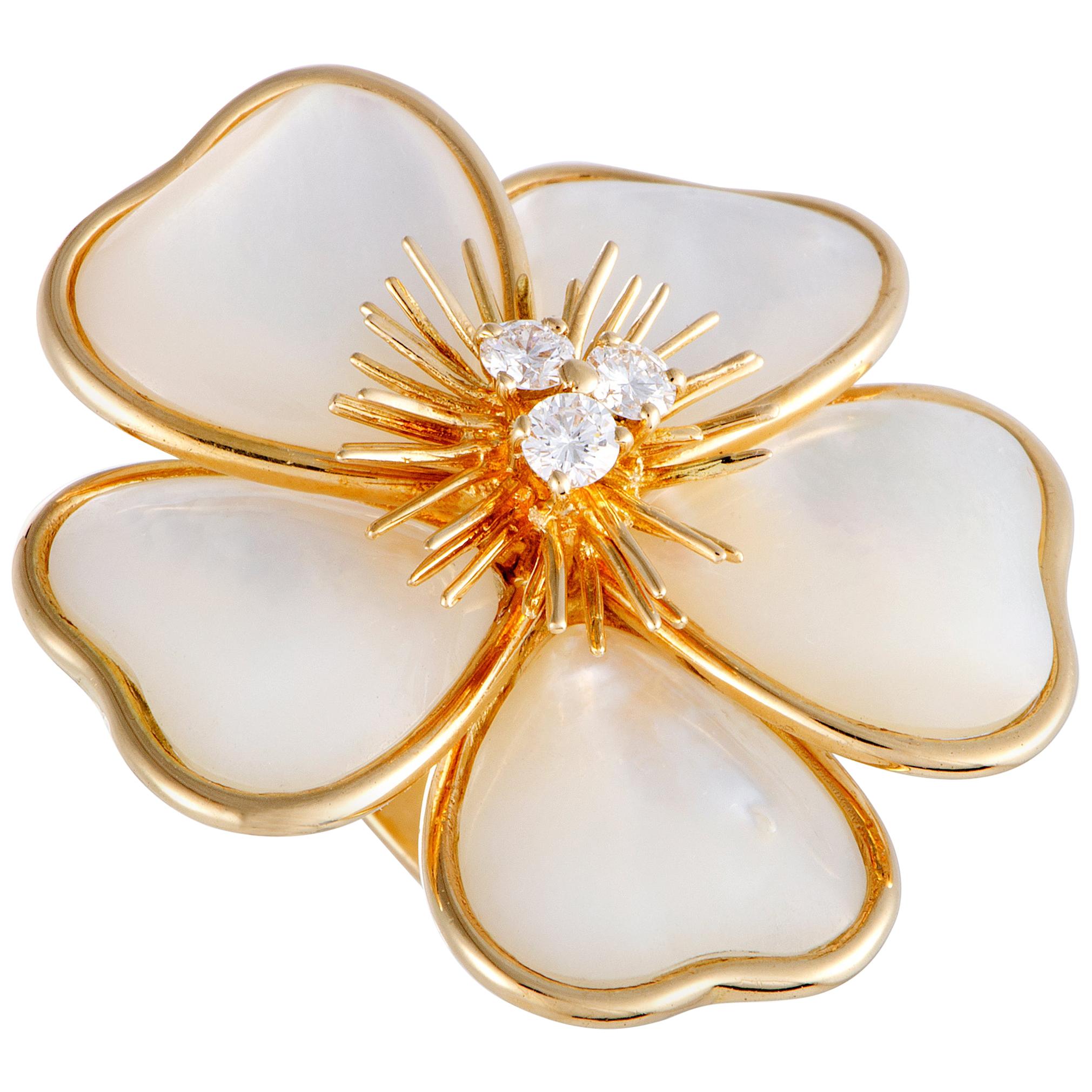 Van Cleef 
Arpels Rose de Noël Diamond and Mother of Pearl Gold Flower Ring