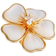 Van Cleef & Arpels Rose de Noël Diamond and Mother of Pearl Gold Flower Ring