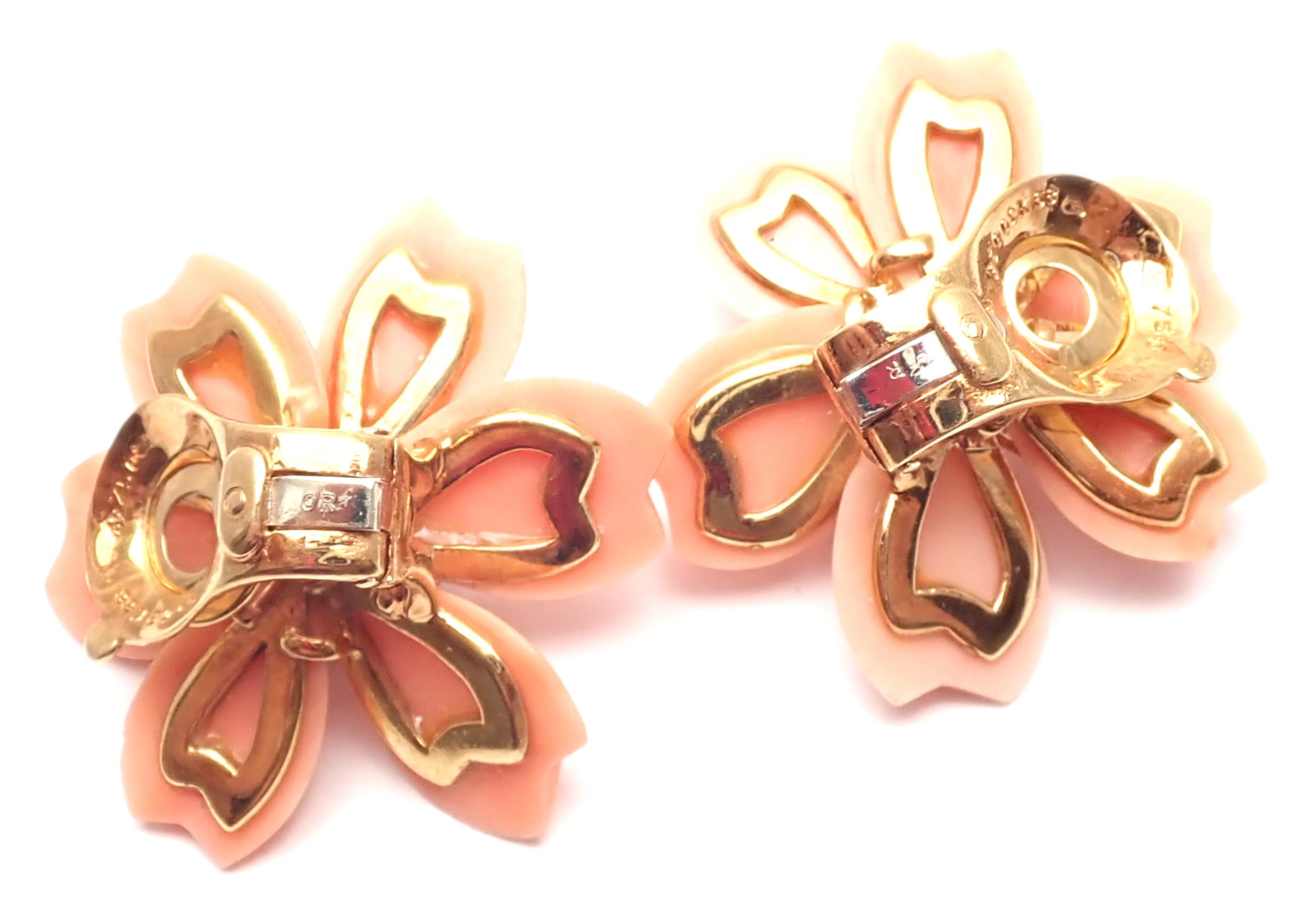Van Cleef & Arpels Rose de Noel Diamond Coral Flower Yellow Gold Earrings 6