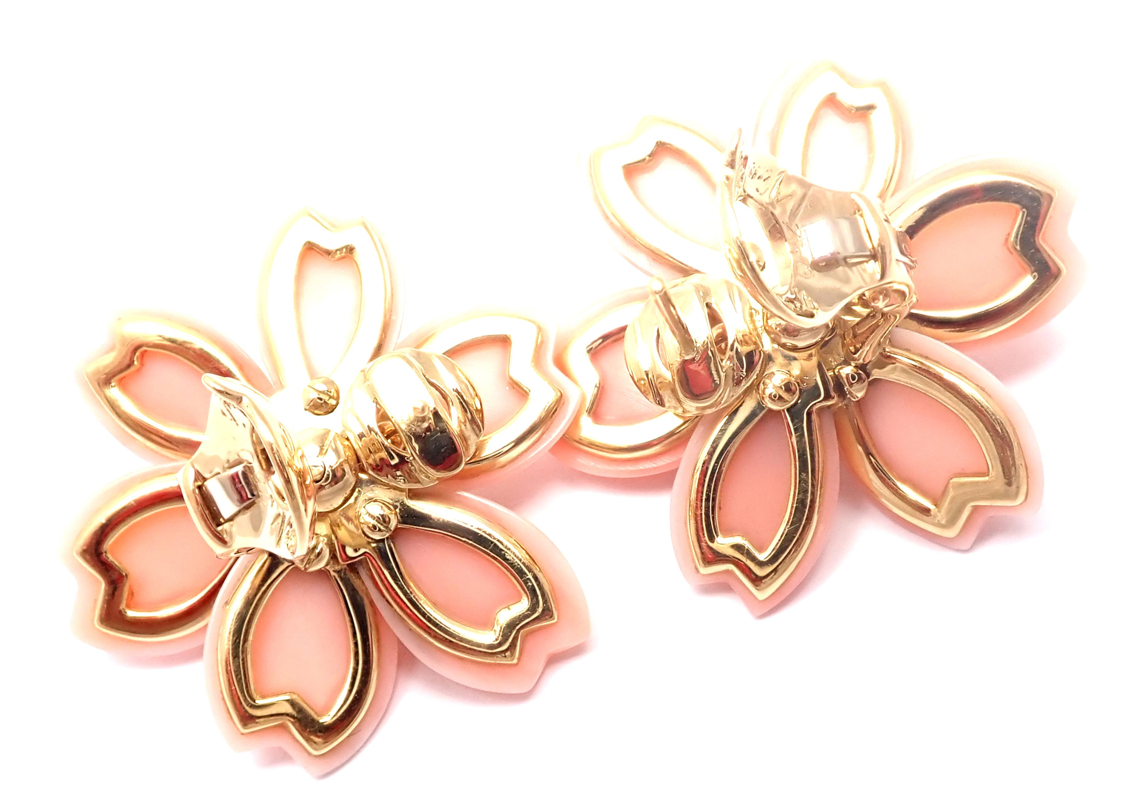 Van Cleef & Arpels Rose de Noel Diamond Coral Flower Yellow Gold Earrings In Excellent Condition In Holland, PA