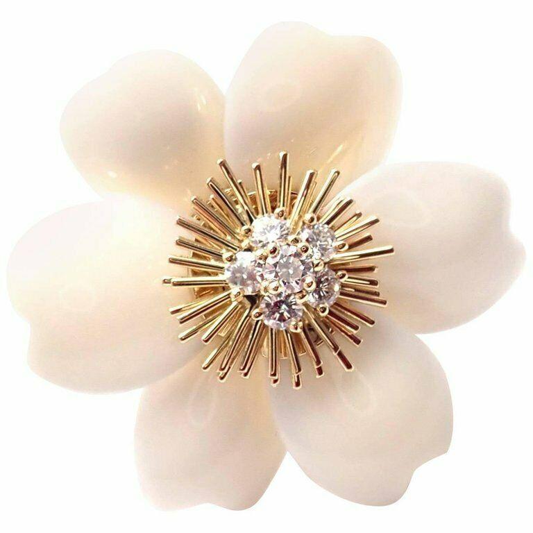 Brilliant Cut Van Cleef & Arpels Rose de Noel Diamond White Coral Flower Yellow Gold Brooch For Sale