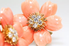 Van Cleef & Arpels Rose De Noel Flower Coral Earring Medium Model, Gold, Diamond