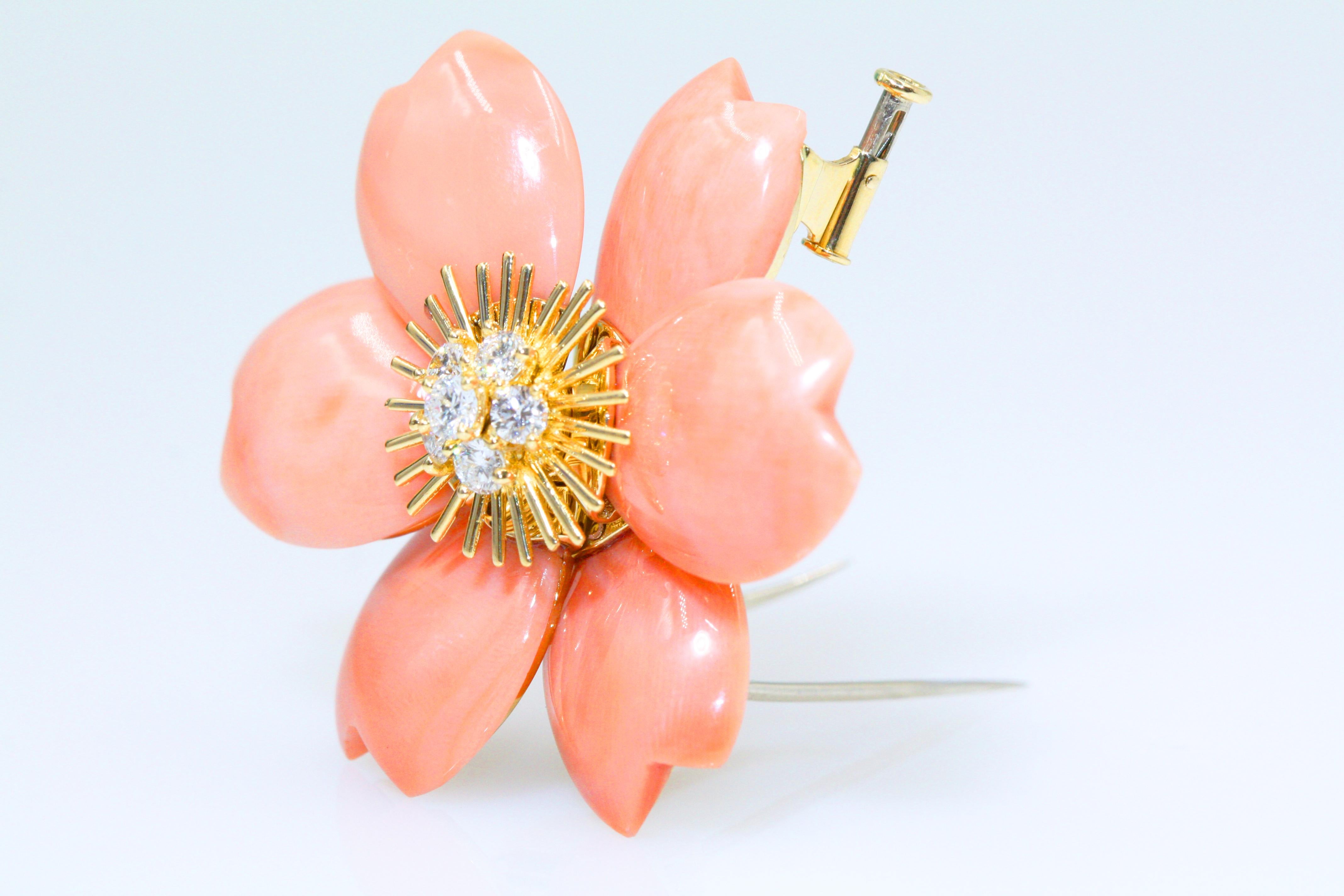 Women's Van Cleef & Arpels Rose De Noel Flower Coral Medium Brooch, Yellow Gold, Diamond For Sale