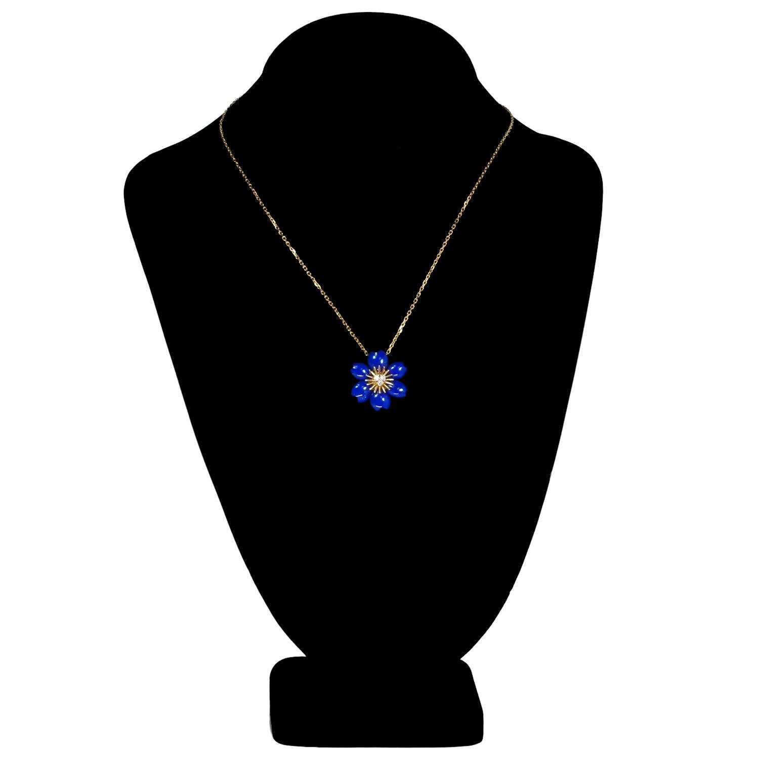 Van Cleef & Arpels Halskette mit Lapislazuli-Anhänger Rose de Noël 3