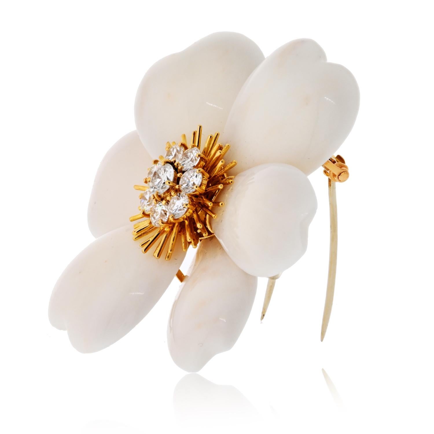 Modern Van Cleef & Arpels Rose de Noël White Coral 18K Yellow Gold Brooch For Sale