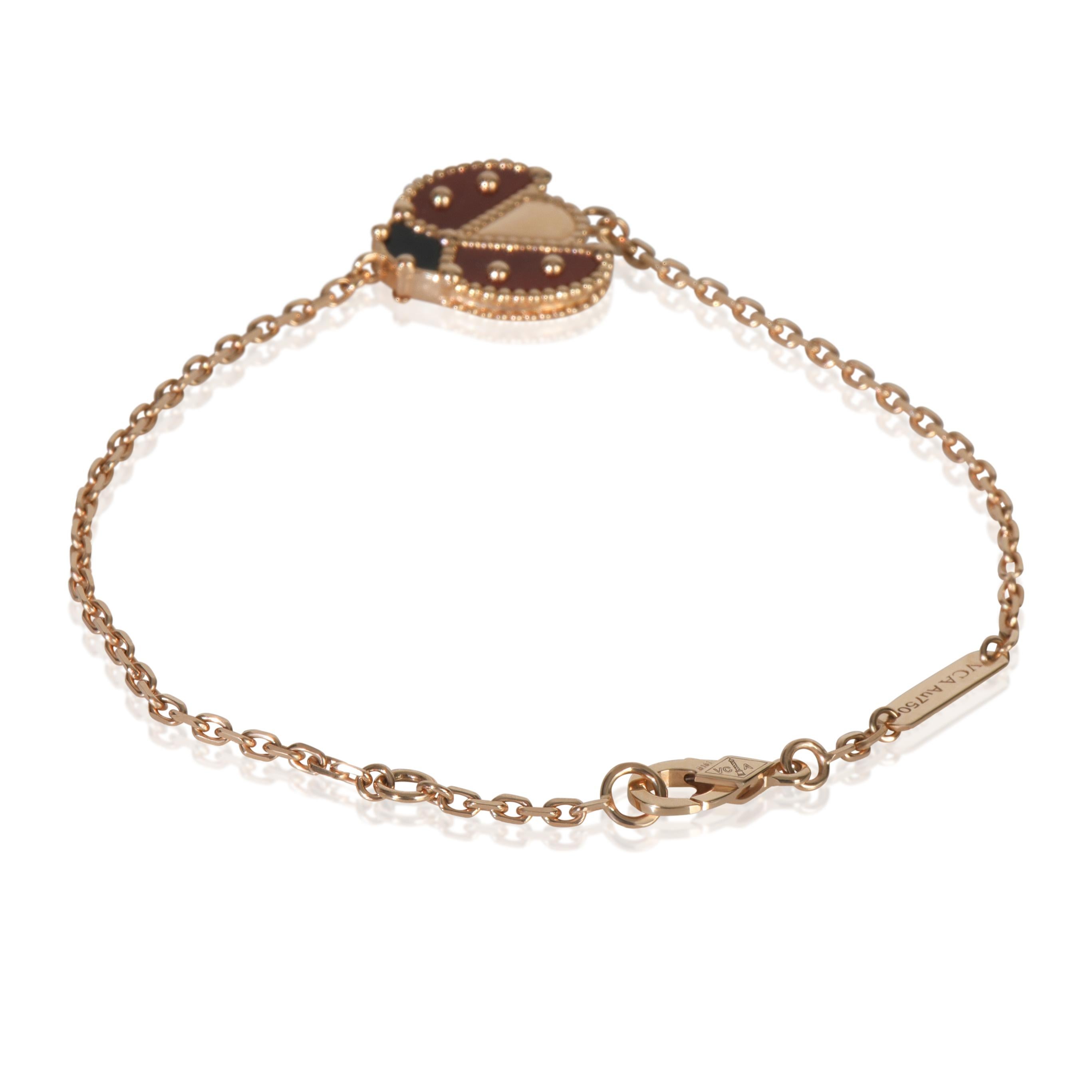 Van Cleef & Arpels Pulsera de oro rosa con cornalina y ónix de la suerte Primavera

DETALLES PRINCIPALES
SKU: 149737
Título del listado: Van Cleef & Arpels Pulsera Primavera de la Suerte Cornalina y Ónix en Oro Rosa
Descripción del estado: Al por