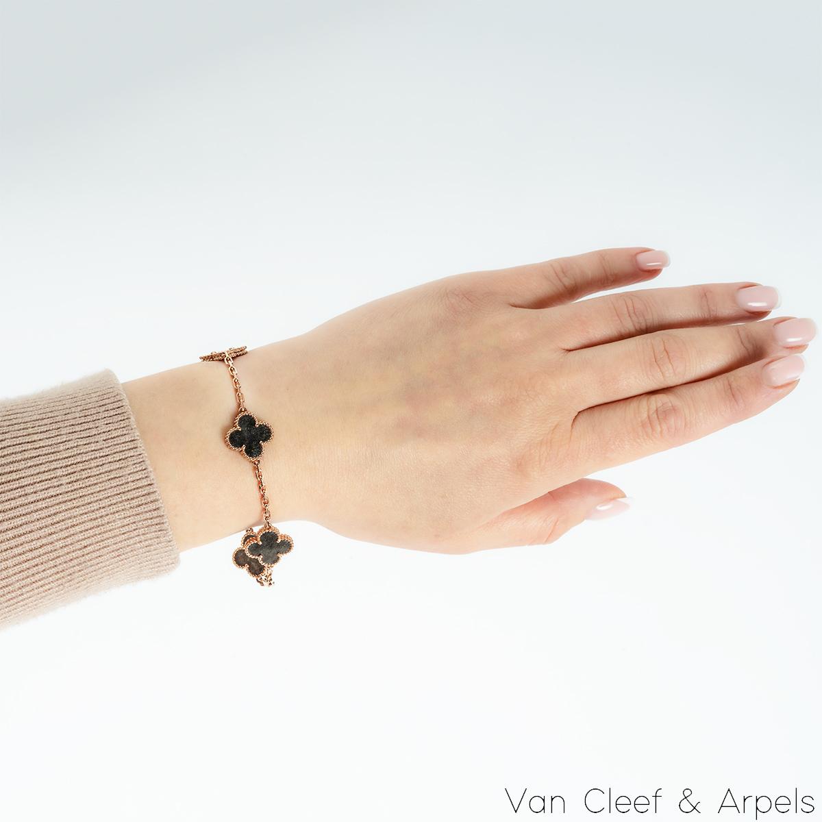 Van Cleef & Arpels Bracciale Rosa e Ossidiana Vintage Alhambra 5 Motivi VCARP75600 in vendita 2