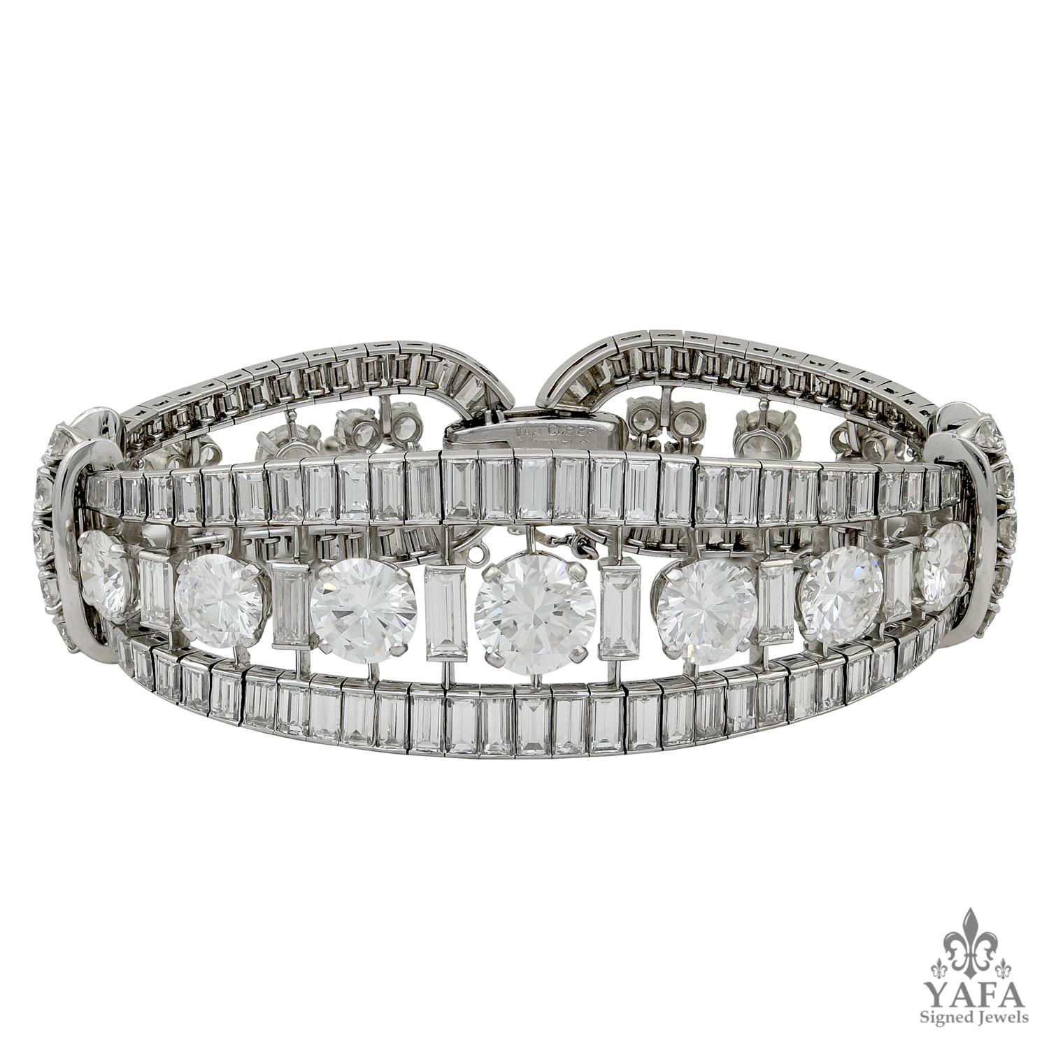Van Cleef & Arpels Armband mit runden und Baguette-Diamanten im Angebot 1