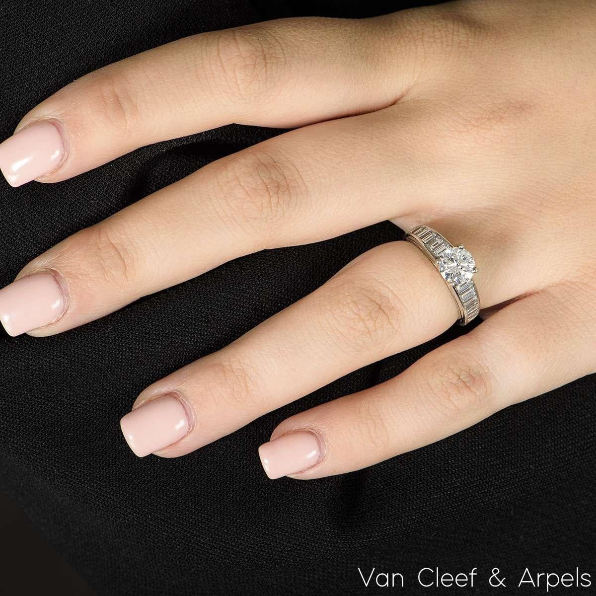 Women's Van Cleef & Arpels Round Brilliant Cut Diamond Engagement Ring 1.03ct IGR Cert For Sale