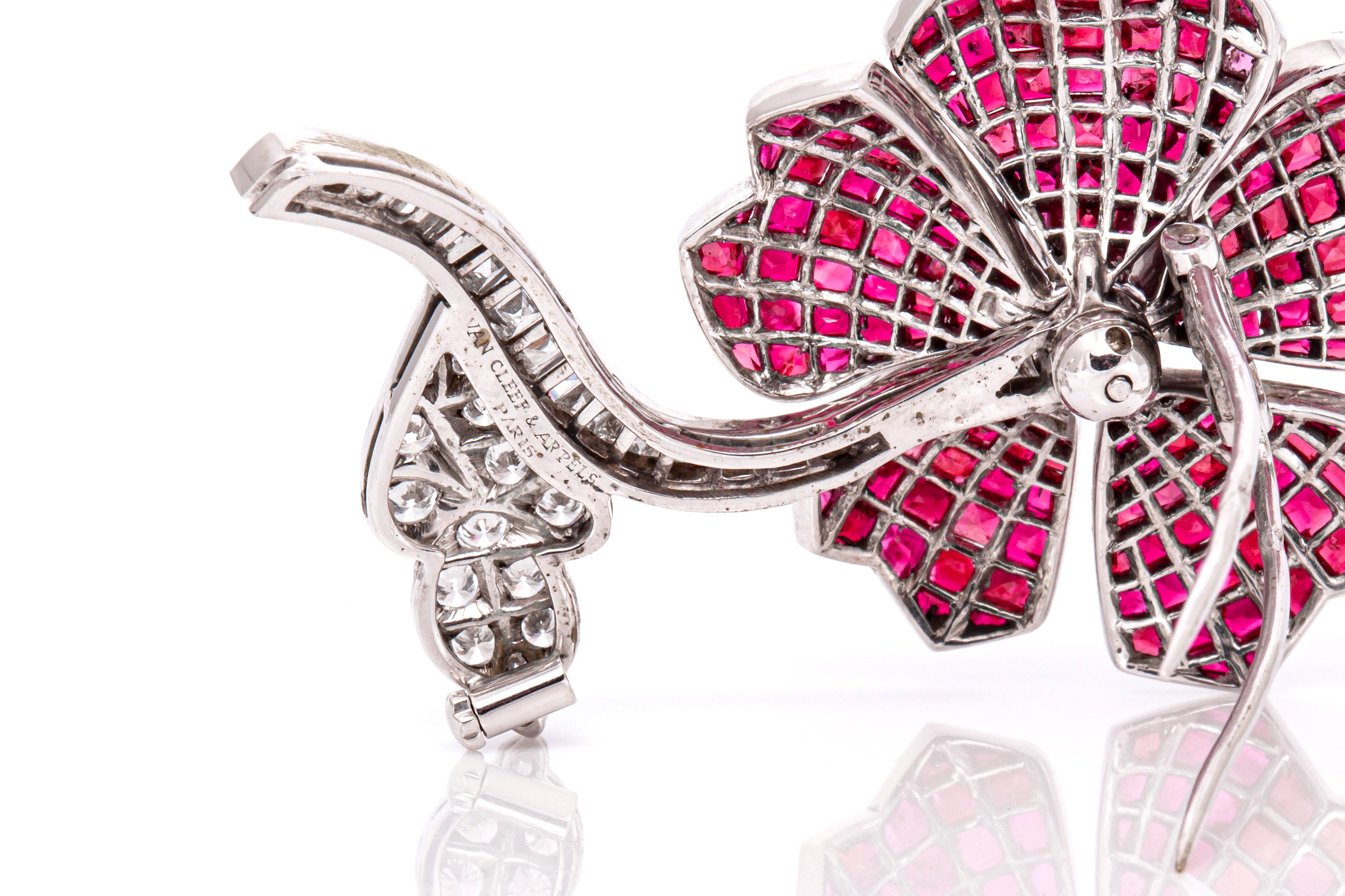 Finely crafted in 18k white gold with Calibre-cut Rubies which are set in the iconic 