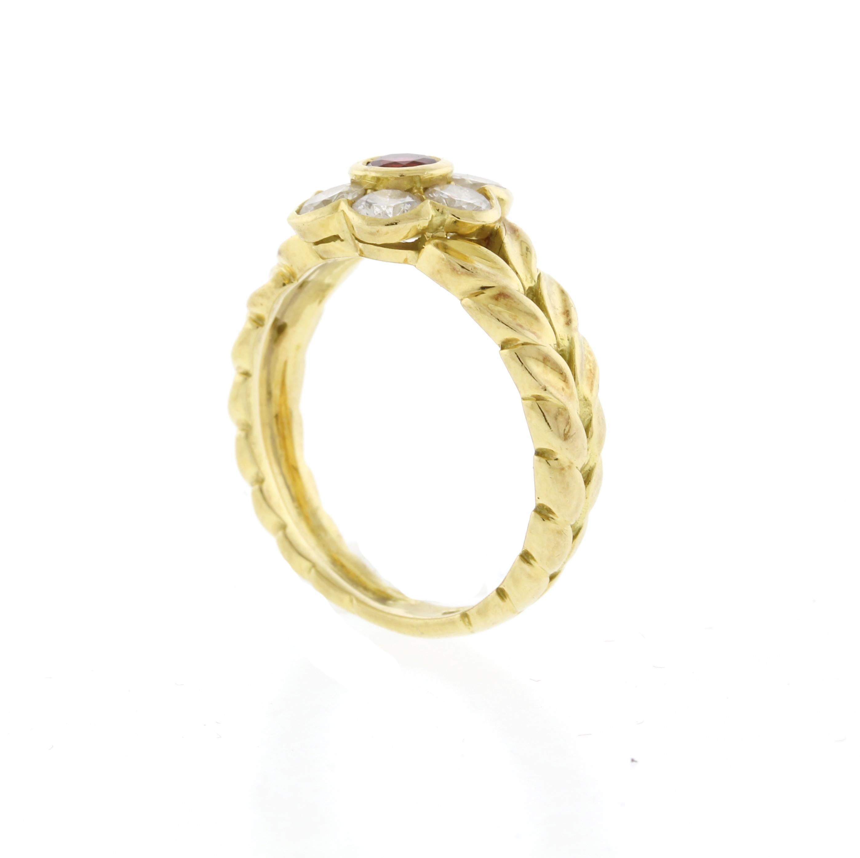 Van Cleef & Arpels Rubin- und Diamant-Cluster-Ring im Zustand „Hervorragend“ im Angebot in Bethesda, MD