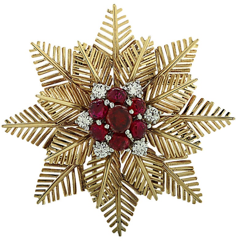 Van Cleef & Arpels Ruby and Diamond Snowflake Brooch Pin Circa 1940  In Good Condition For Sale In Miami, FL