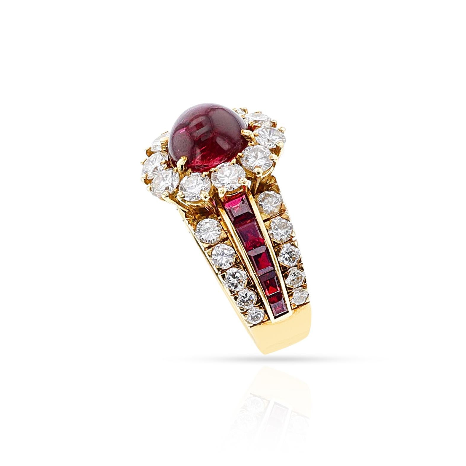 Women's or Men's Van Cleef & Arpels Ruby Cabochon and Diamond Ring, 18k For Sale