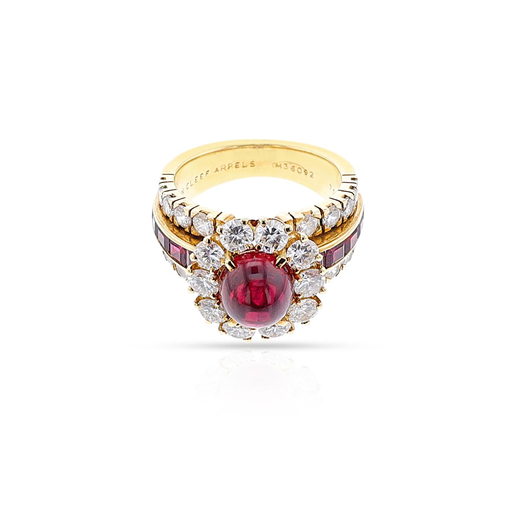 Van Cleef & Arpels Ruby Cabochon and Diamond Ring, 18k For Sale 2