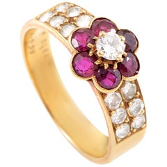 Van Cleef & Arpels Ruby Diamond 18 Karat Yellow Gold Flower Ring