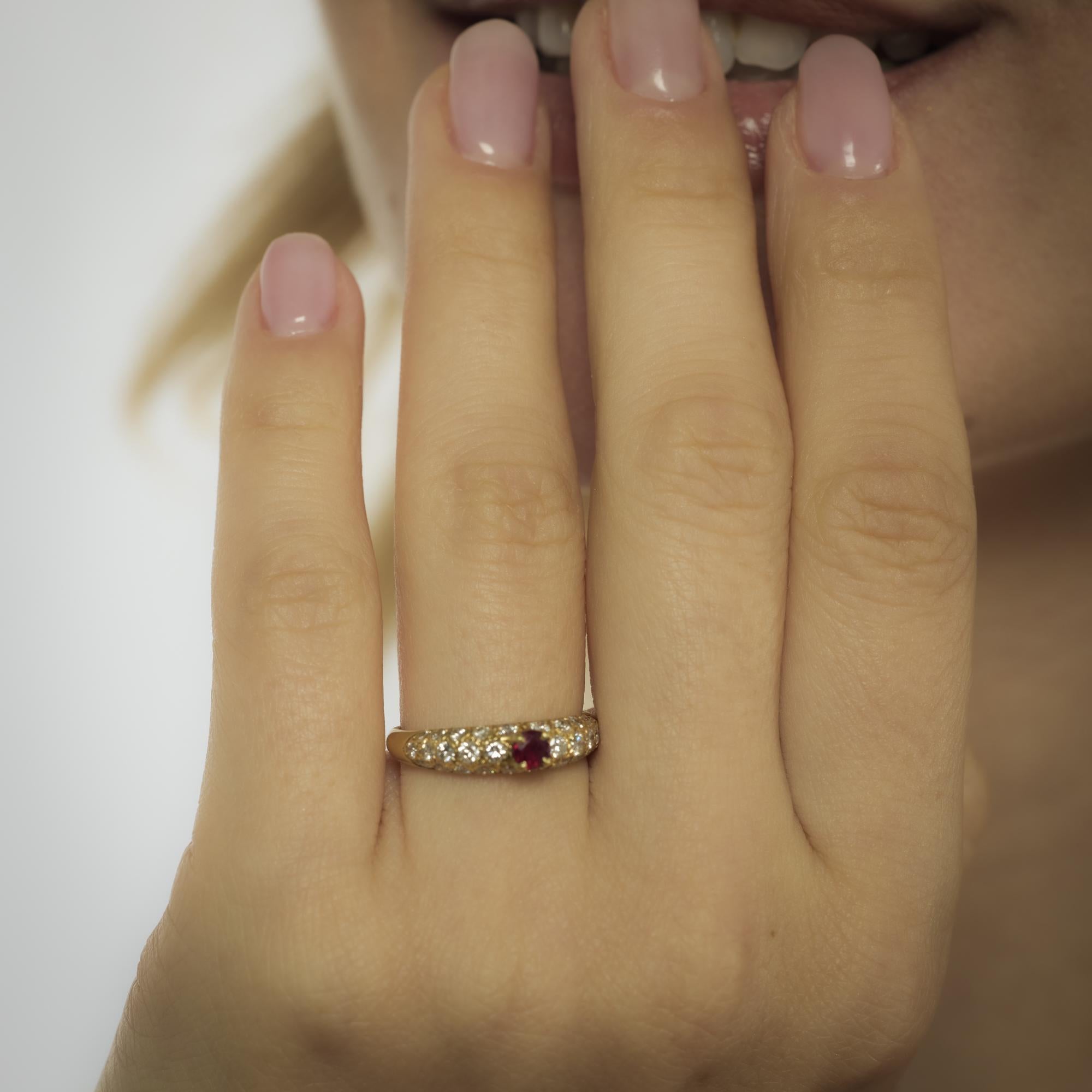 Van Cleef & Arpels ruby diamond 18k yellow gold pave ring In Good Condition For Sale In Beverly Hills, CA