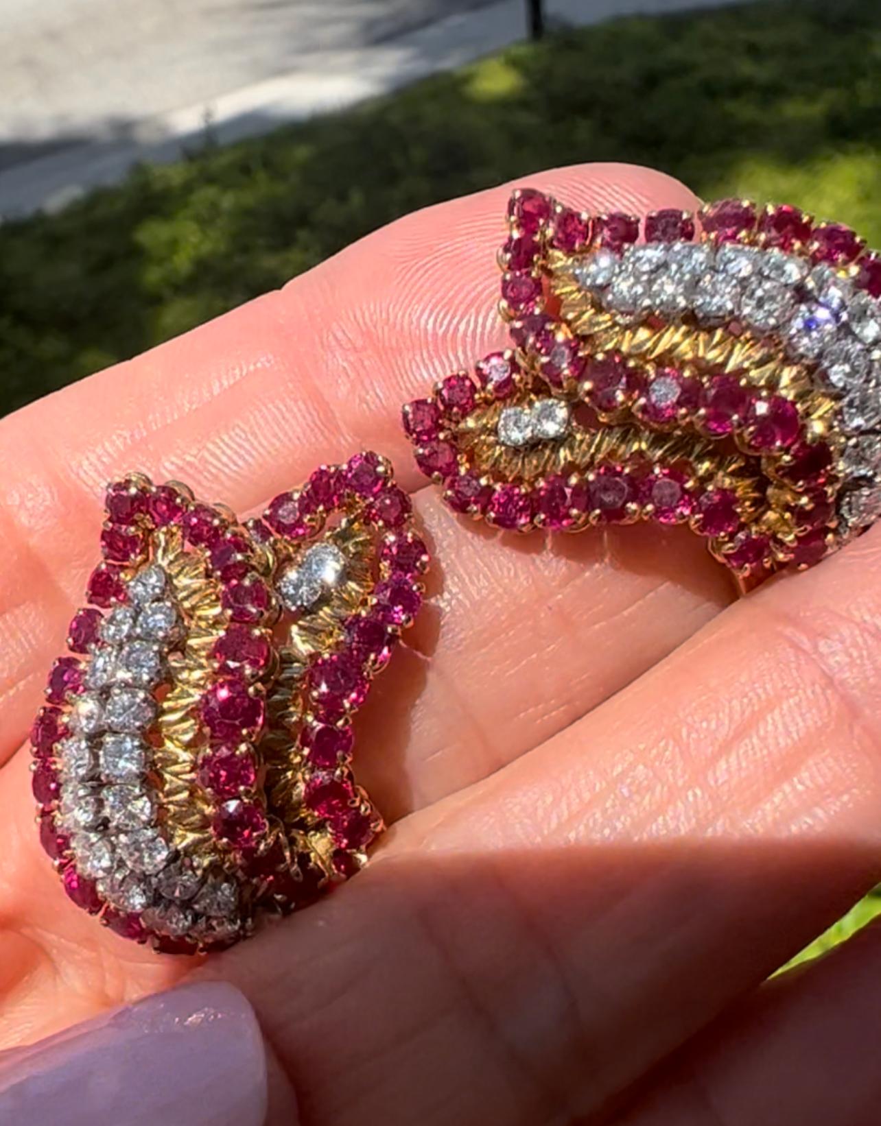 Van Cleef & Arpels Ruby Diamond Belles Feuilles Earrings In Excellent Condition For Sale In Palm Beach, FL
