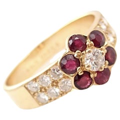 Van Cleef & Arpels Ruby Diamond Gold Fleurette Flower Ring
