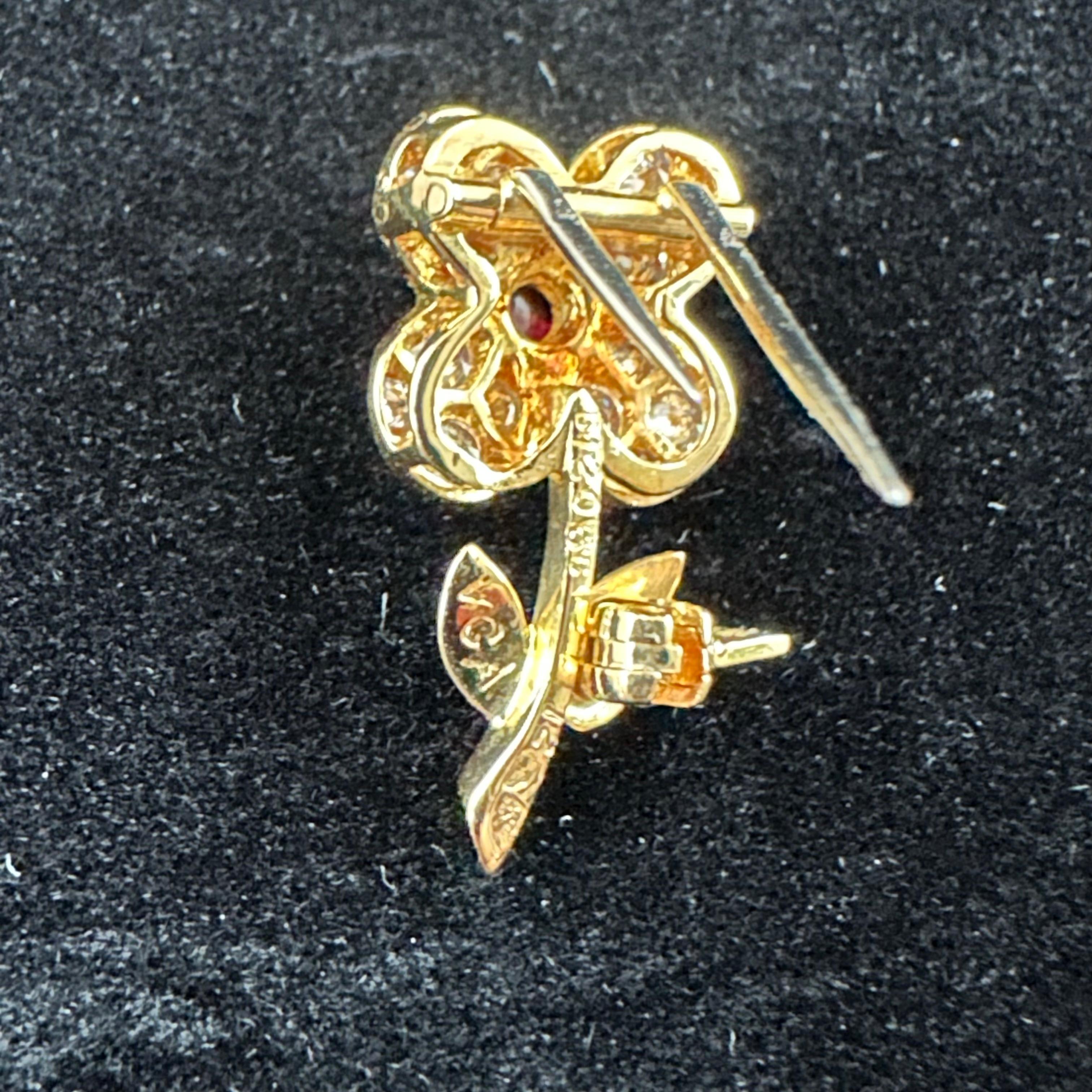 Women's or Men's Van Cleef & Arpels Ruby Diamond Pin 18k Yellow Gold For Sale