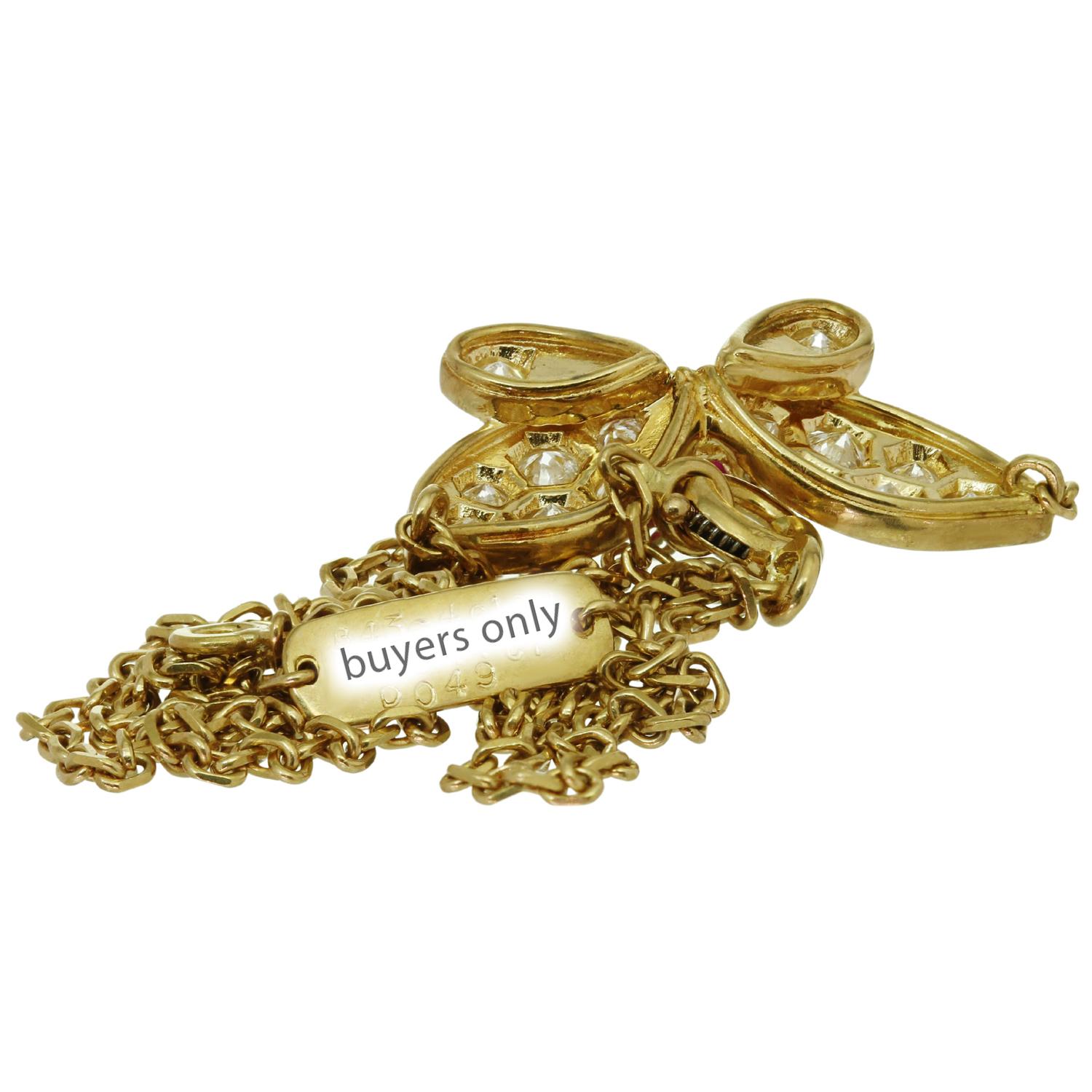 VAN CLEEF & ARPELS Collier papillon en or jaune avec rubis et diamants, années 1990 en vente 4