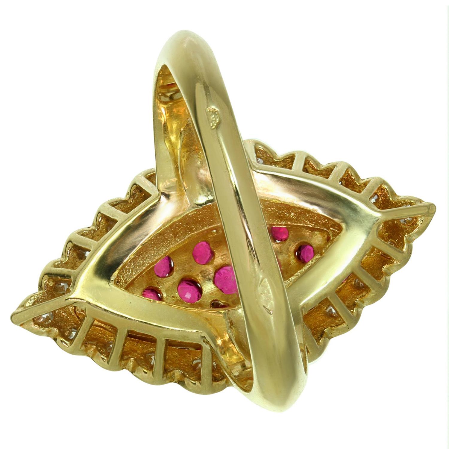 Van Cleef & Arpels Marquis-Ring aus Gelbgold mit Rubin und Diamant im Angebot 5