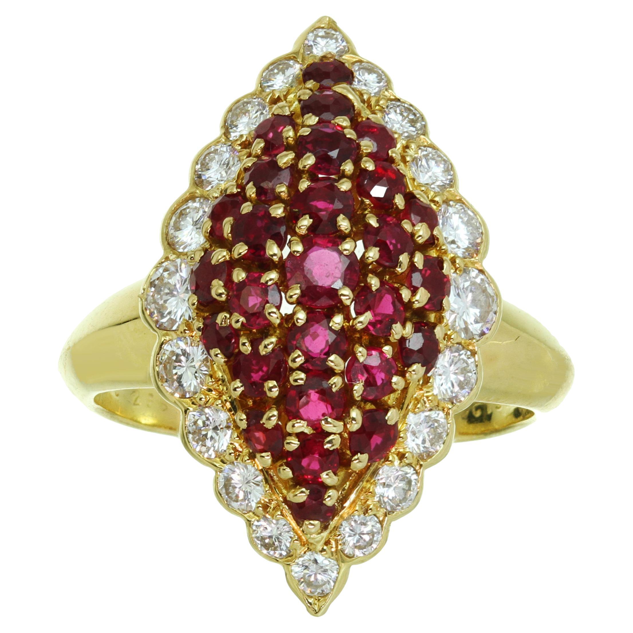 Van Cleef & Arpels Marquis-Ring aus Gelbgold mit Rubin und Diamant im Angebot