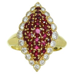 Van Cleef & Arpels Bague marquise en or jaune avec rubis et diamants