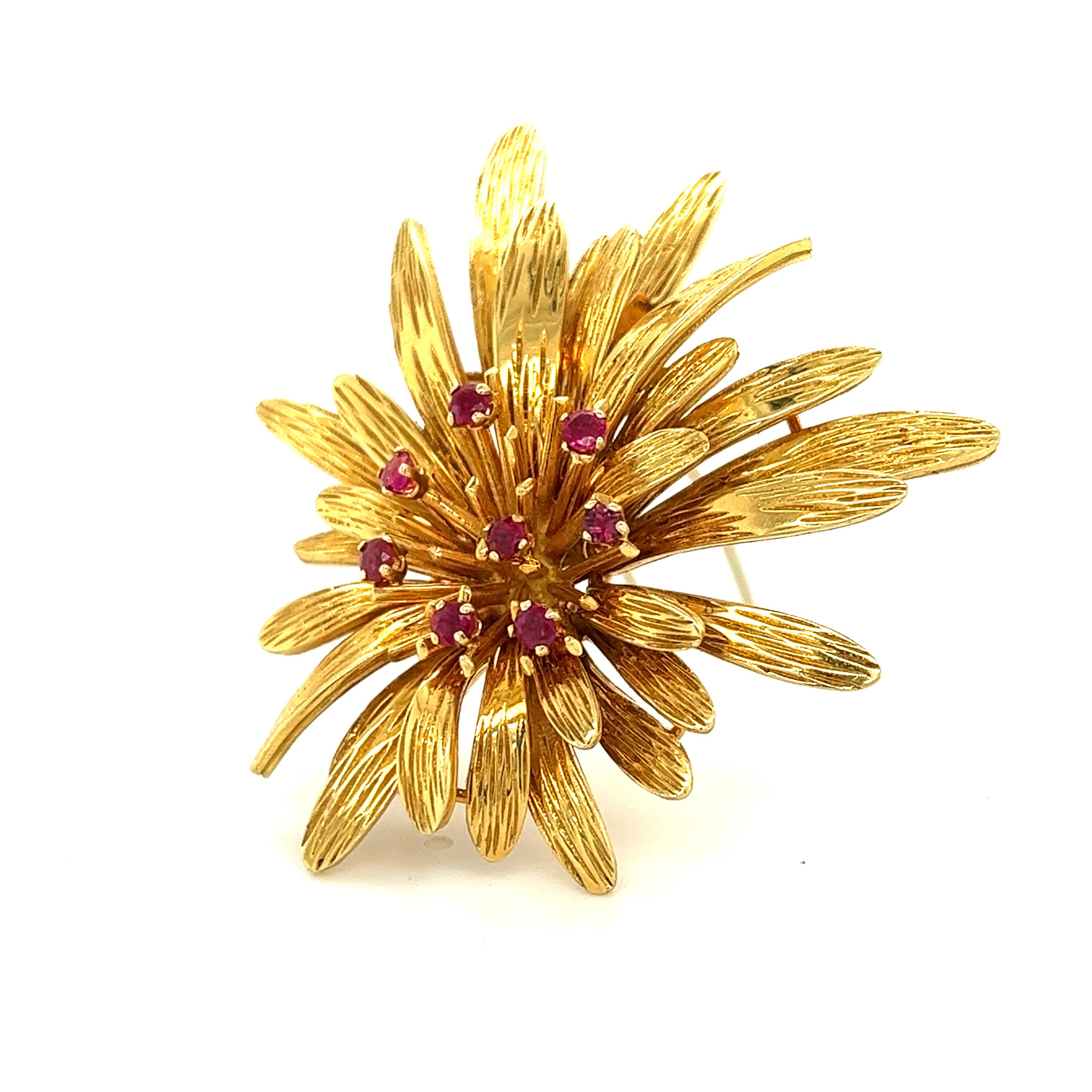Round Cut Van Cleef & Arpels Ruby Gemstone Floral Motif Brooch 18k Yellow Gold For Sale