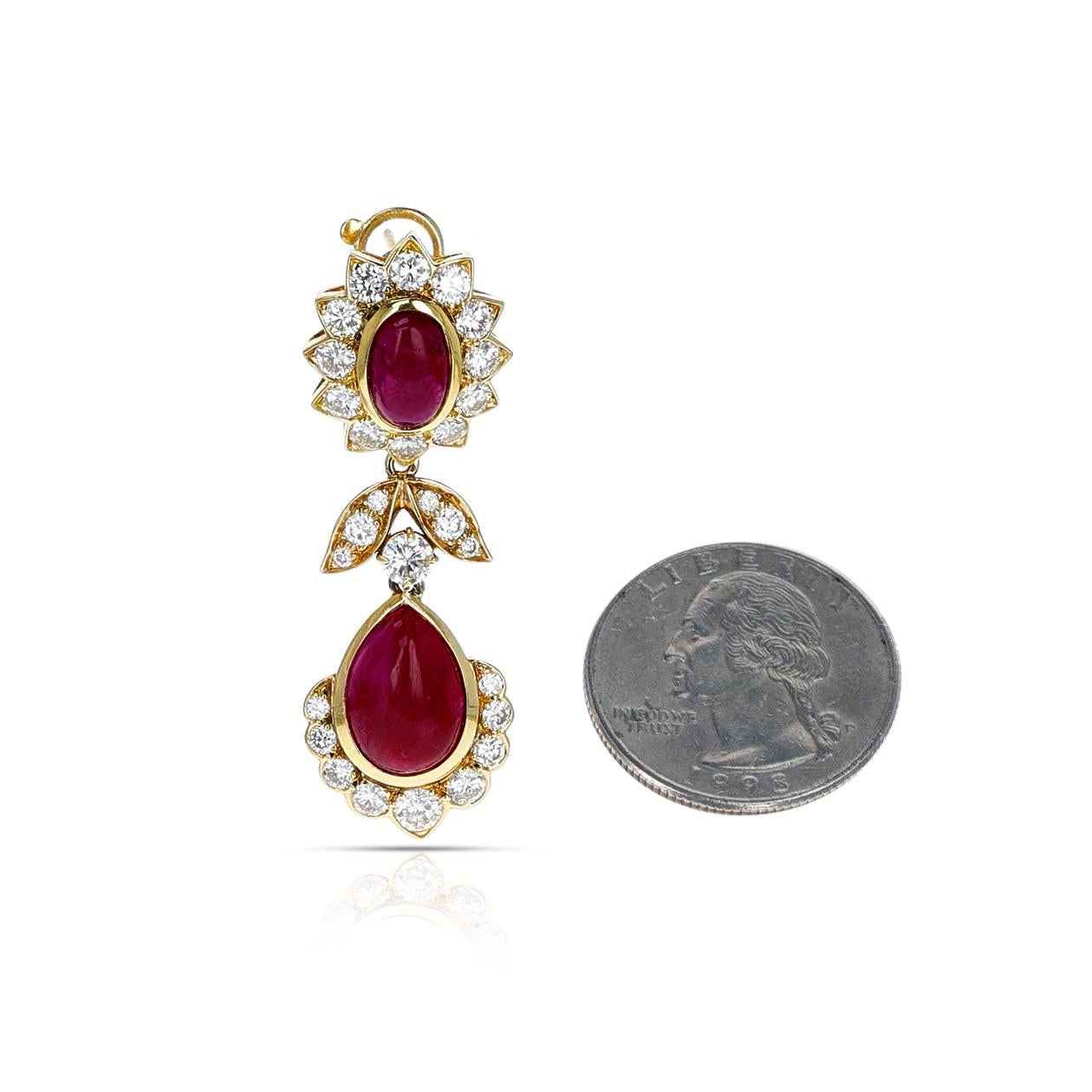 Pendientes Colgantes Van Cleef & Arpels Cabujón Ovalado de Rubí y Pera con Diamantes en Excelente Estado en New York, NY