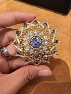 Van Cleef & Arpels Sapphire and Diamond Brooch in 18K Gold, circa 1970s-1980's