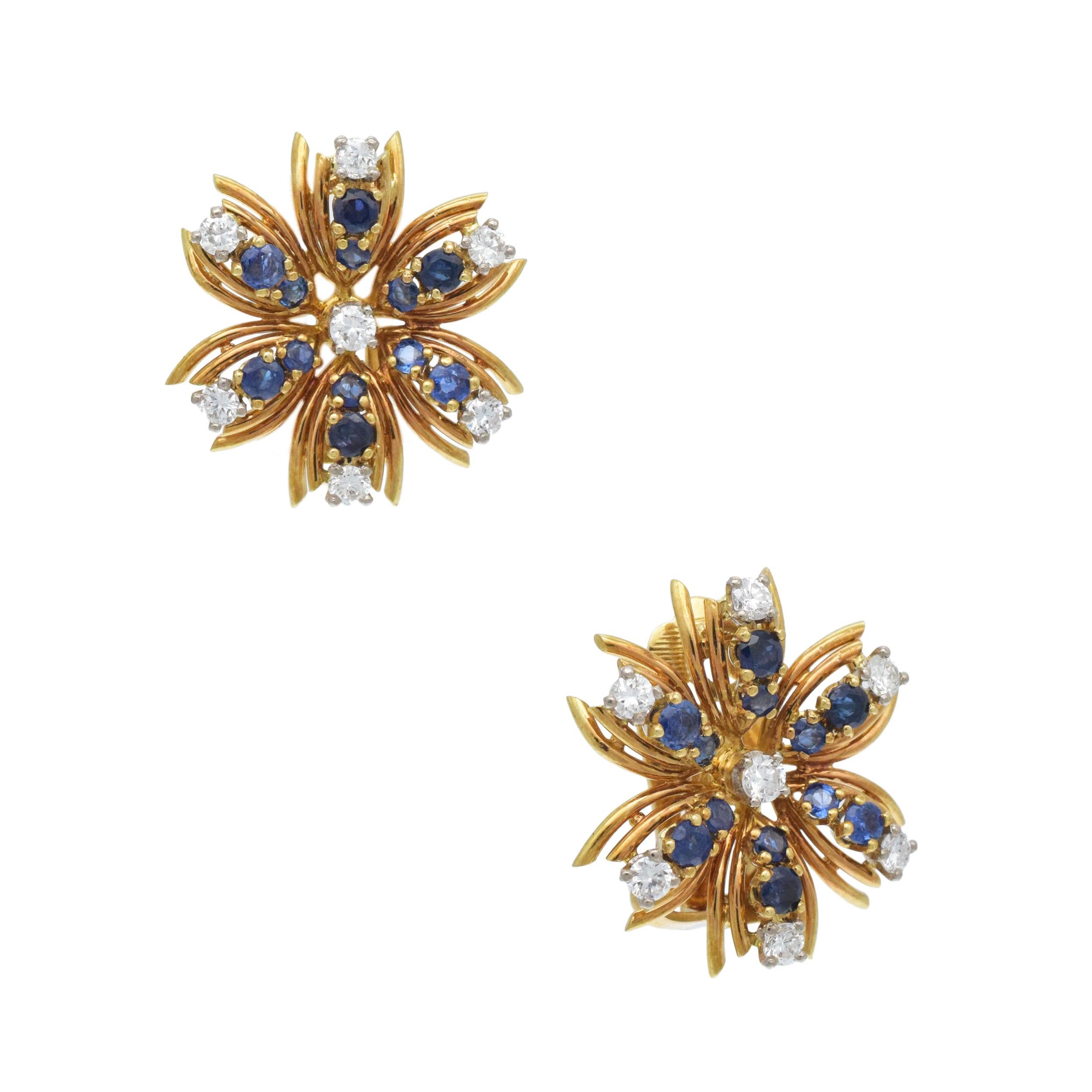 Van Cleef & Arpels Suite de boucles d'oreilles et de colliers en saphir et diamant en vente 6