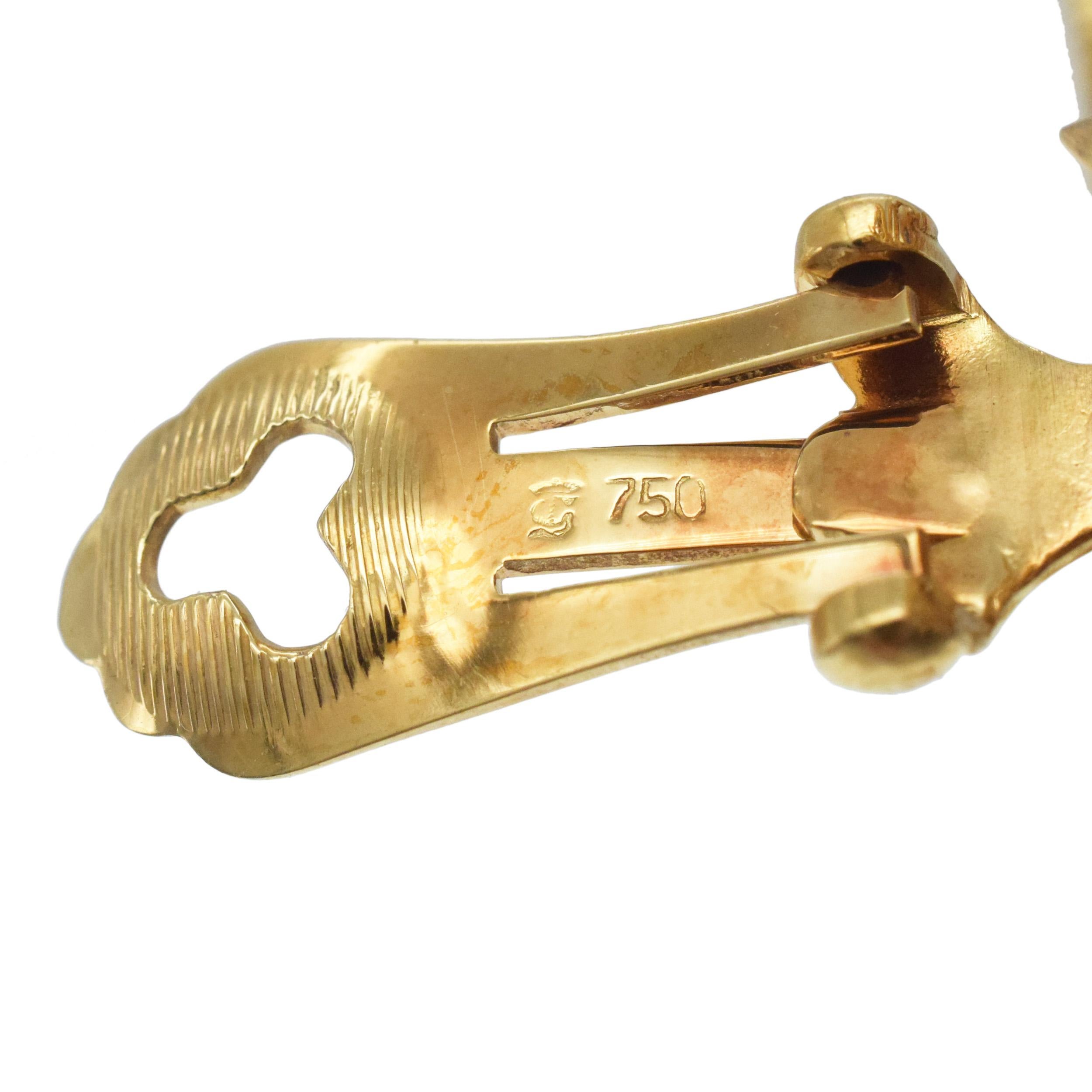 Van Cleef & Arpels Suite de boucles d'oreilles et de colliers en saphir et diamant en vente 13