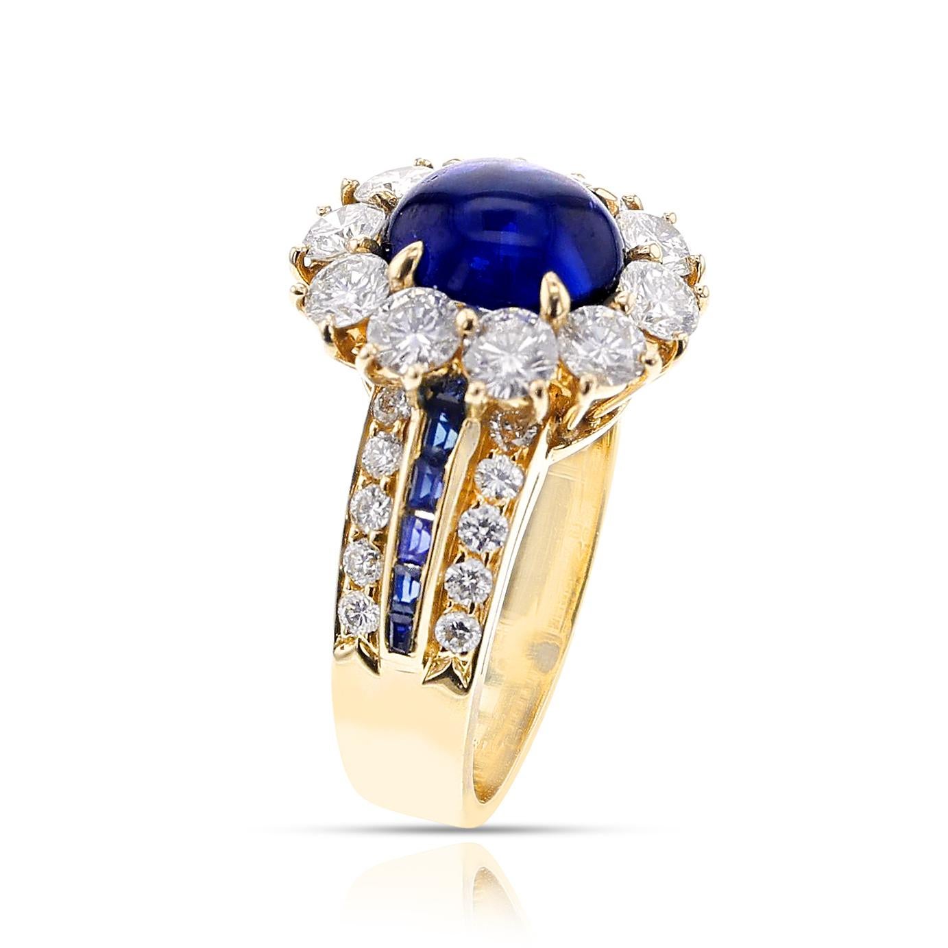 Cabochon Anello Van Cleef & Arpels con zaffiro cabochon e diamanti, 18 ct. in vendita