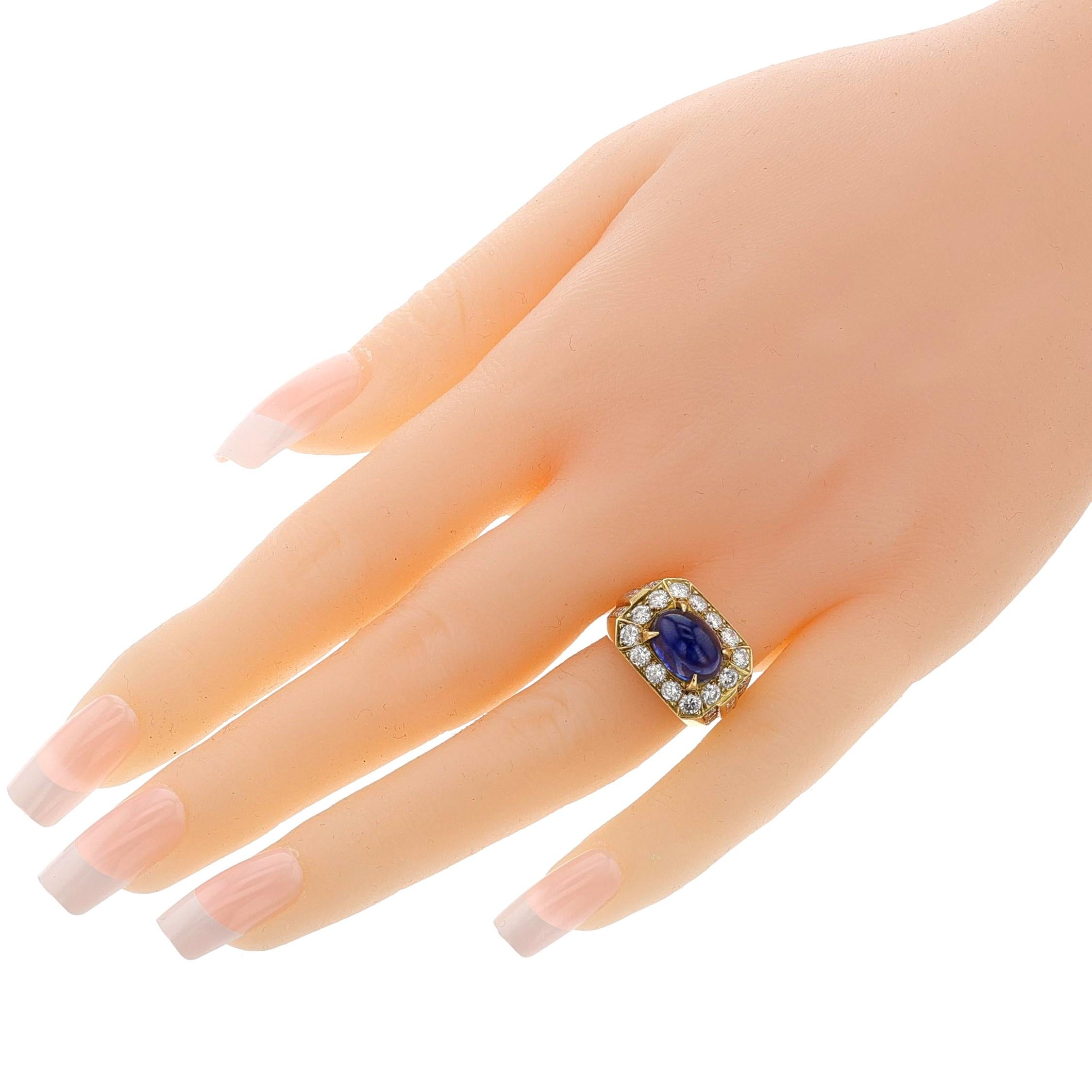 Van Cleef & Arpels Sapphire Cabochon and Diamond Ring, 18k For Sale 3