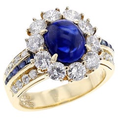 Van Cleef & Arpels, bague avec saphir cabochon et diamants, 18 carats
