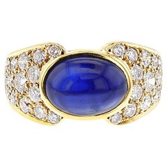 Van Cleef & Arpels, bague avec saphir cabochon et diamants, 18 carats