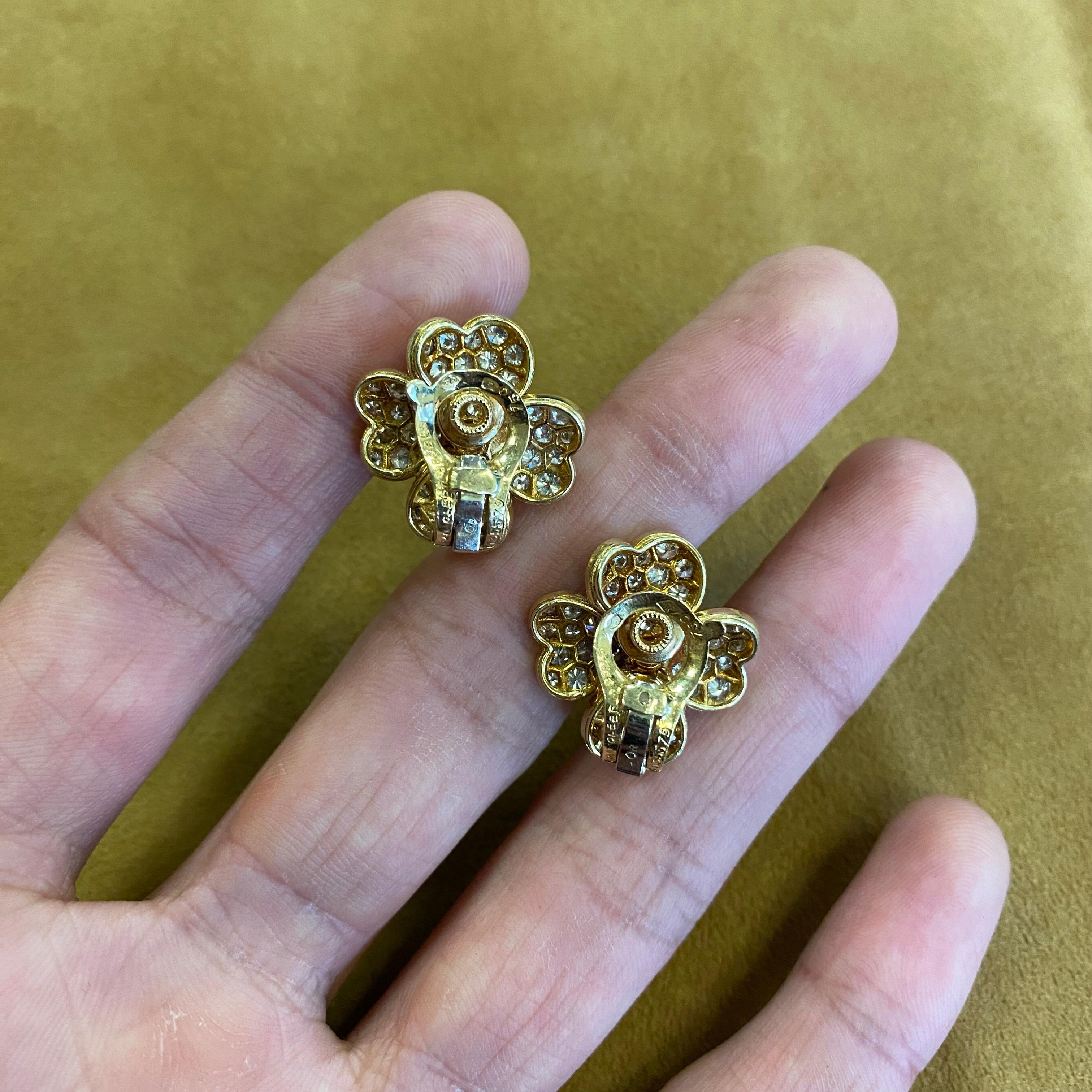 Van Cleef & Arpels Sapphire Diamond 18k Yellow Gold Cosmos Earrings Medium In Good Condition In New York, NY