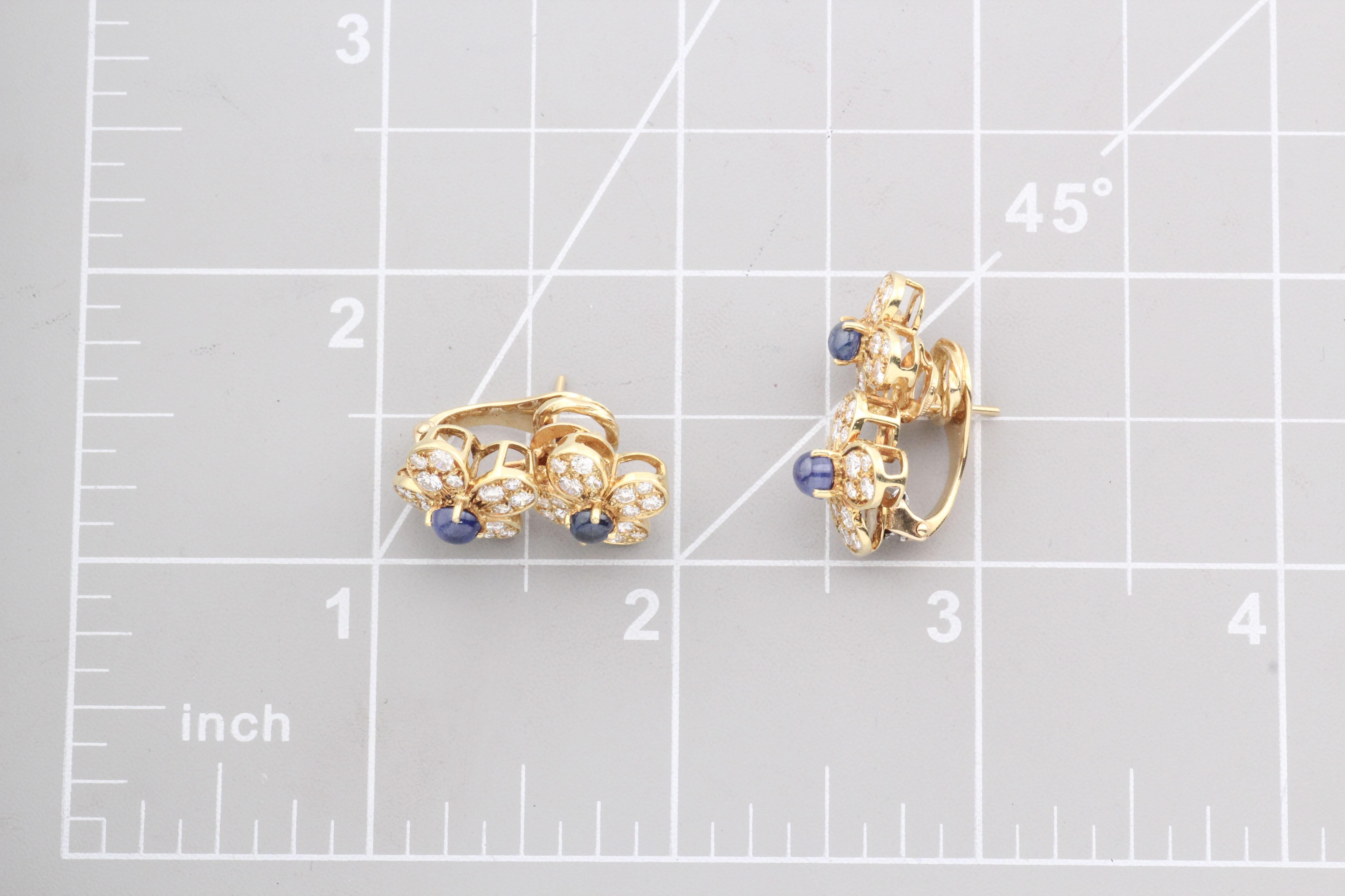 Van Cleef & Arpels - Orecchini a fiore con zaffiro e diamante in oro giallo 18 ct. in vendita 7