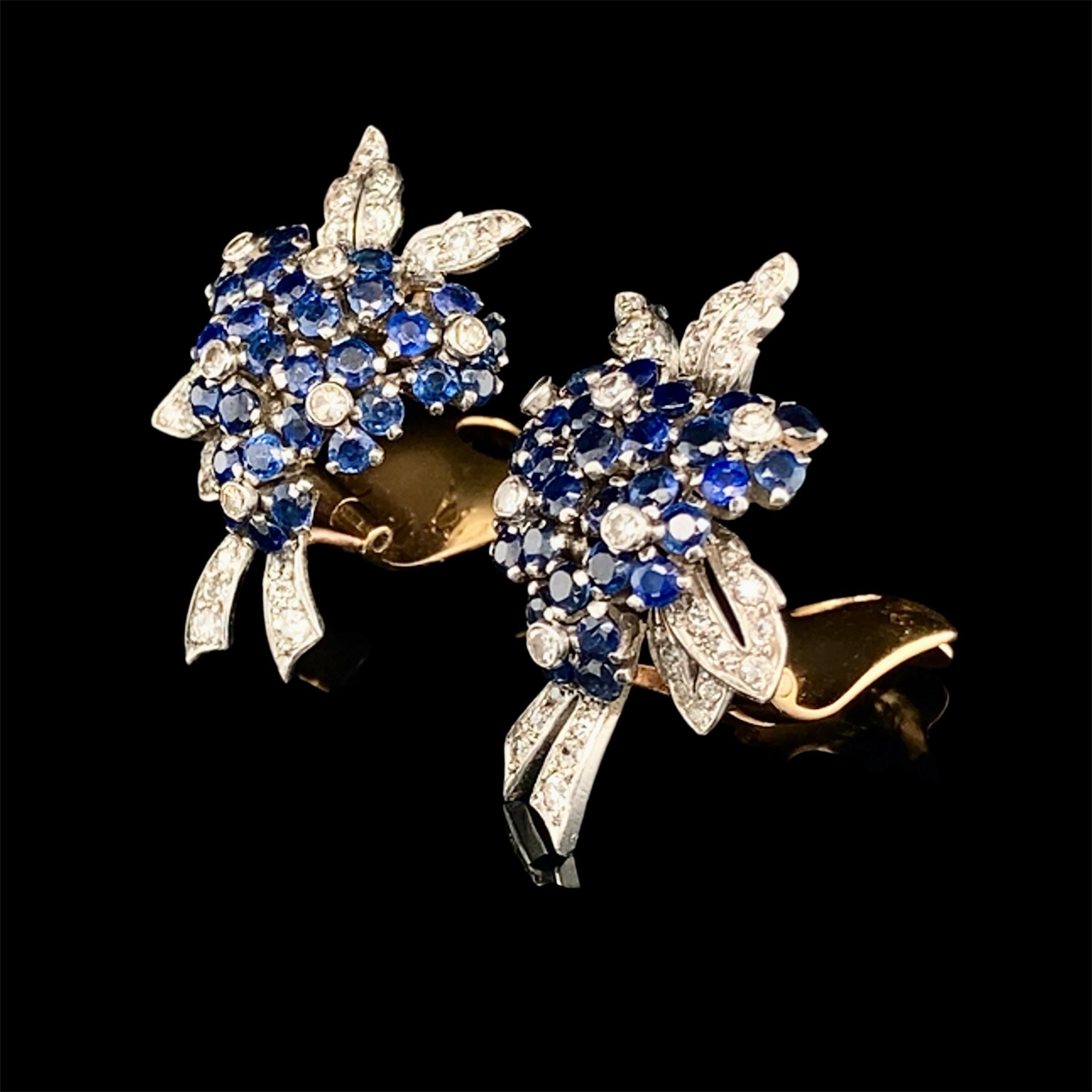 Orecchini Van Cleef & Arpels con zaffiro, diamanti e fiori in platino/oro In condizioni buone in vendita a Idar-Oberstein, DE
