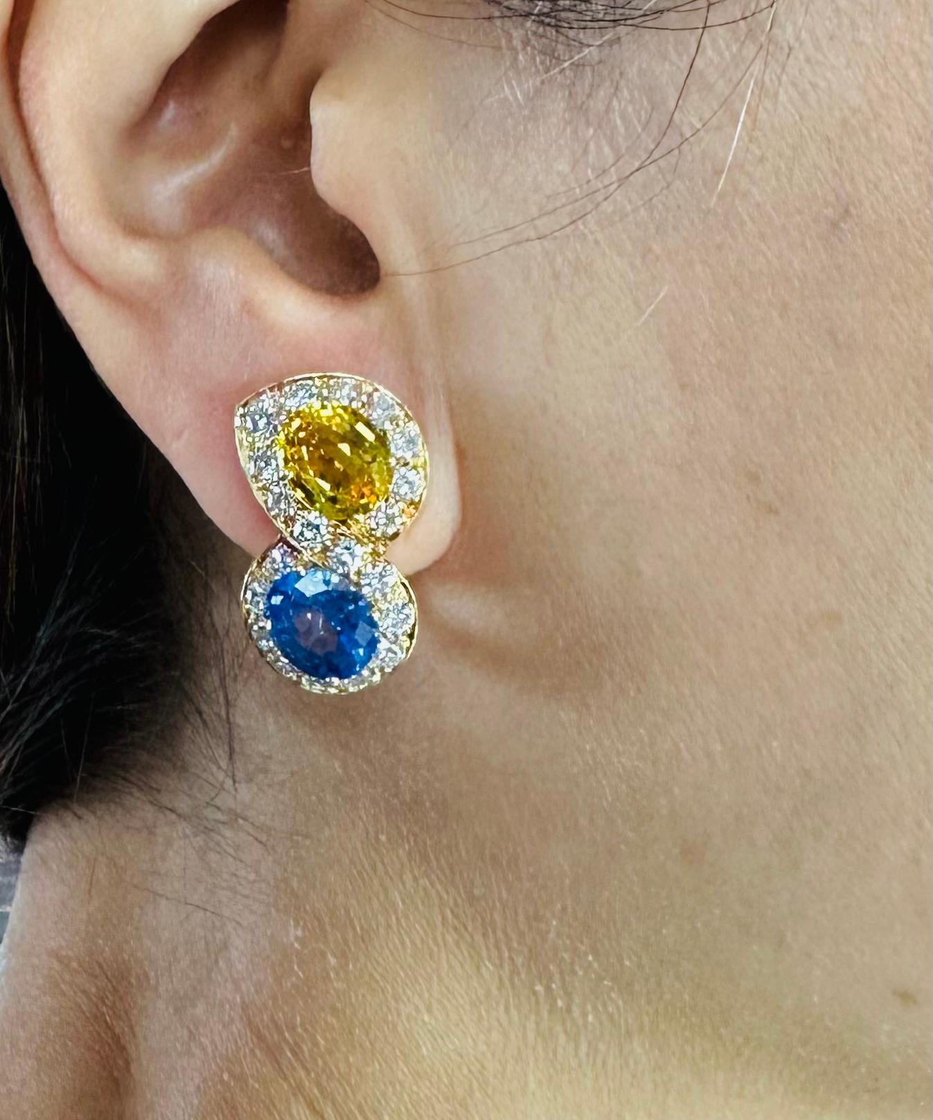 Important Van Cleef & Arpels Sapphire & Diamond  Earrings Set in 18k Yellow Gold.
Two Natural Blue Sapphires
Origin: Sir Lanka
Heating: None
Gia Report 22218409xx March 2023
Each sapphires measurement: 8.93 x 7.55 x 5.12
Estimated Weight: 2.75 cts