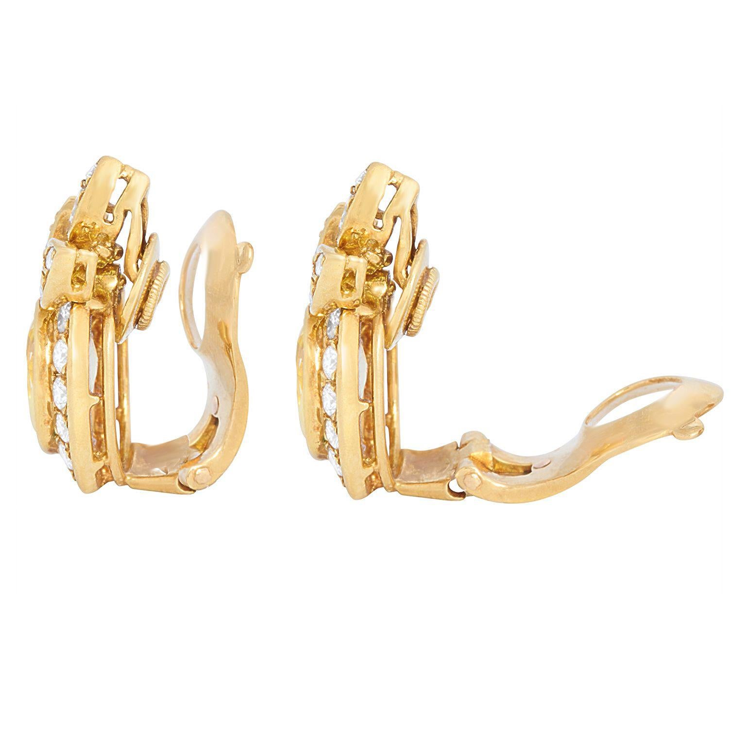 Van Cleef & Arpels Sapphire & Diamond Earrings For Sale 2
