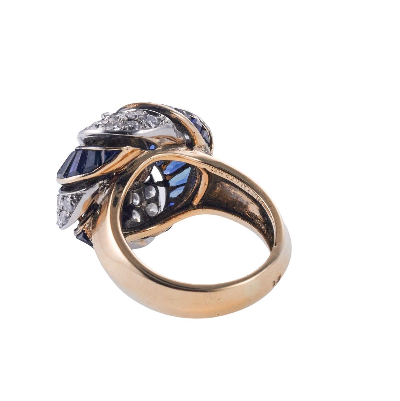 Van Cleef & Arpels Sapphire Diamond Gold Cocktail Ring In Excellent Condition For Sale In New York, NY