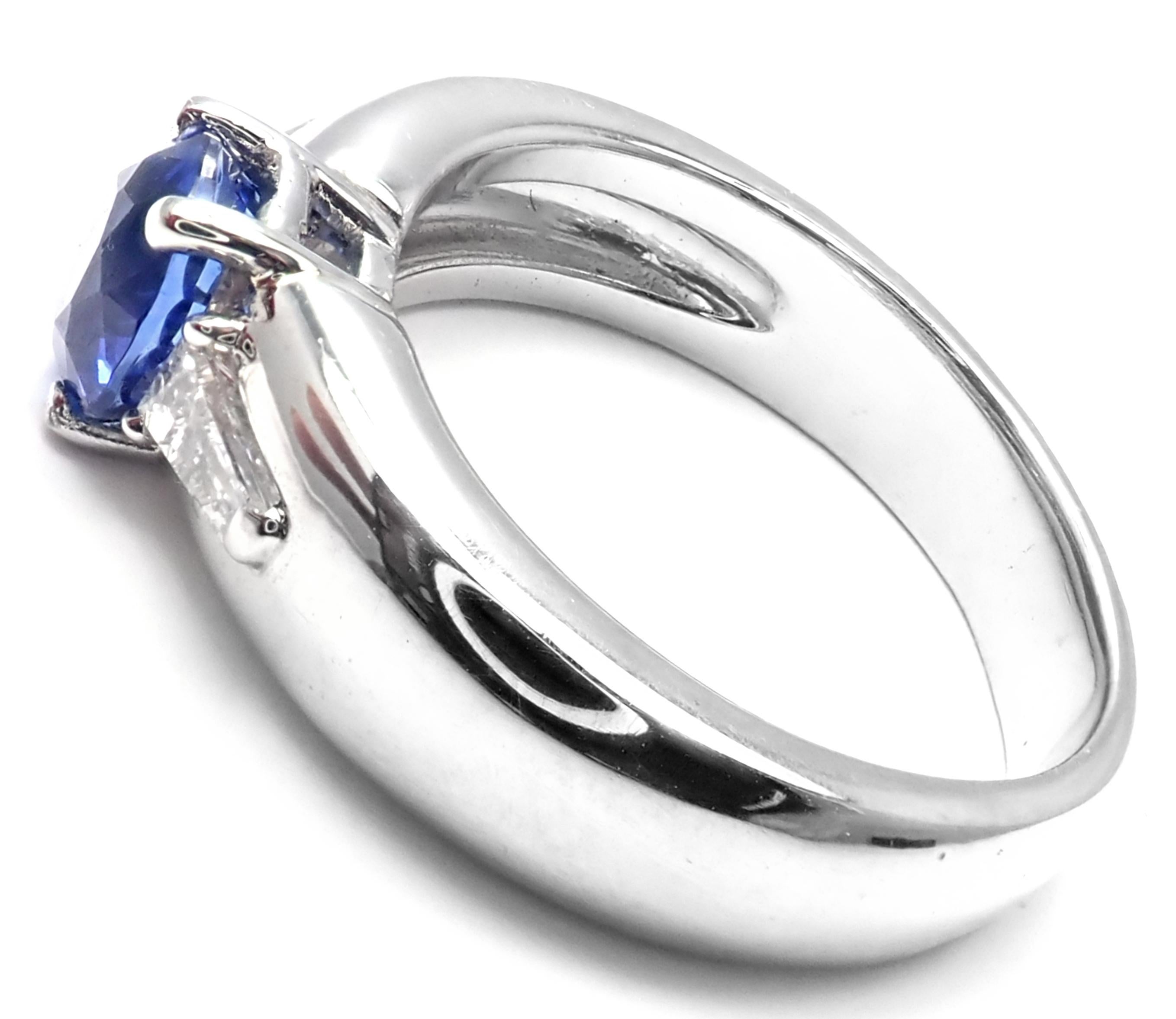 Van Cleef & Arpels Sapphire Diamond Platinum Band Ring In Excellent Condition In Holland, PA