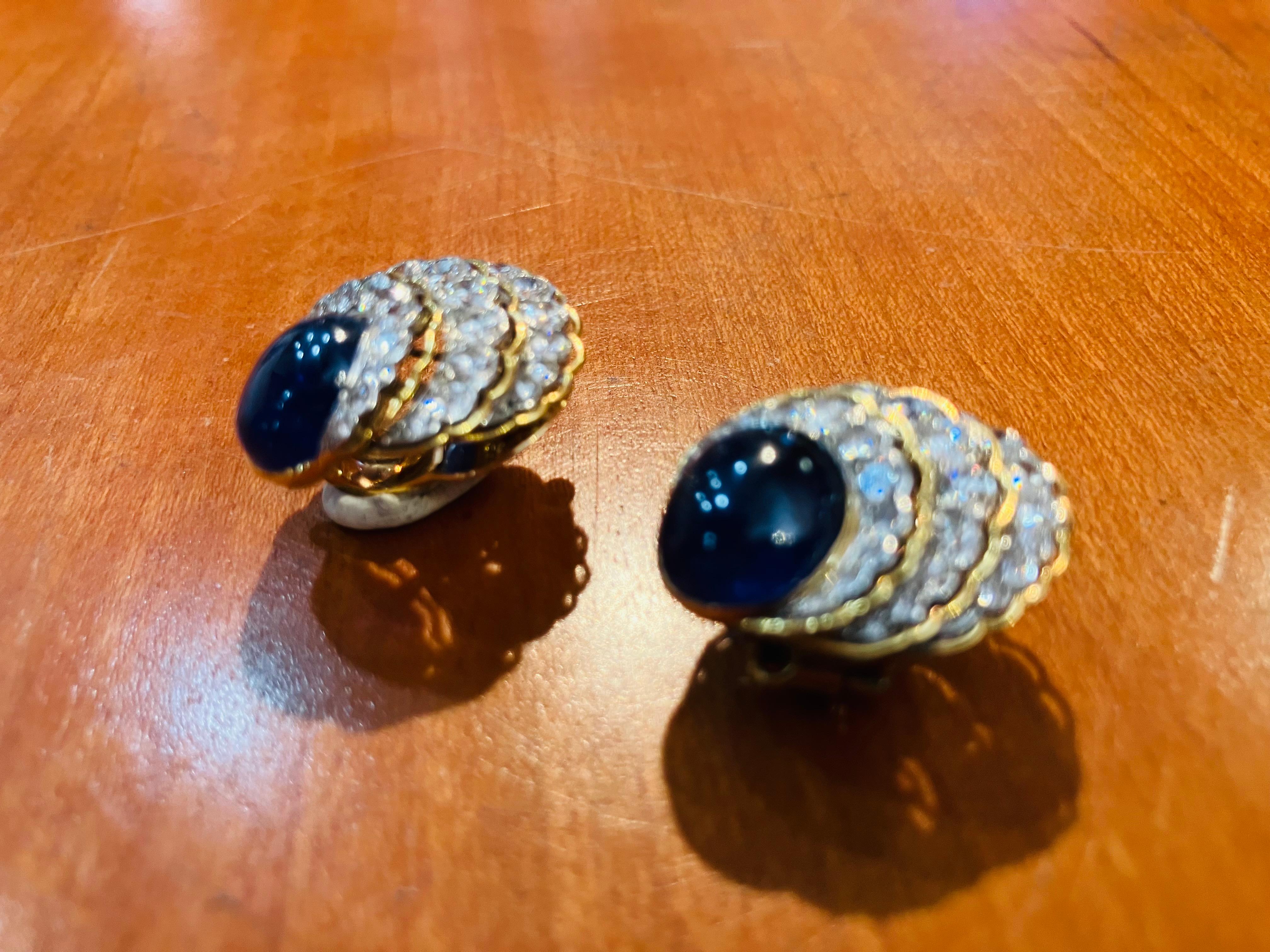 Van Cleef & Arpels Sapphire Gold and Diamond  Earrings  In Excellent Condition For Sale In Palm Beach, FL
